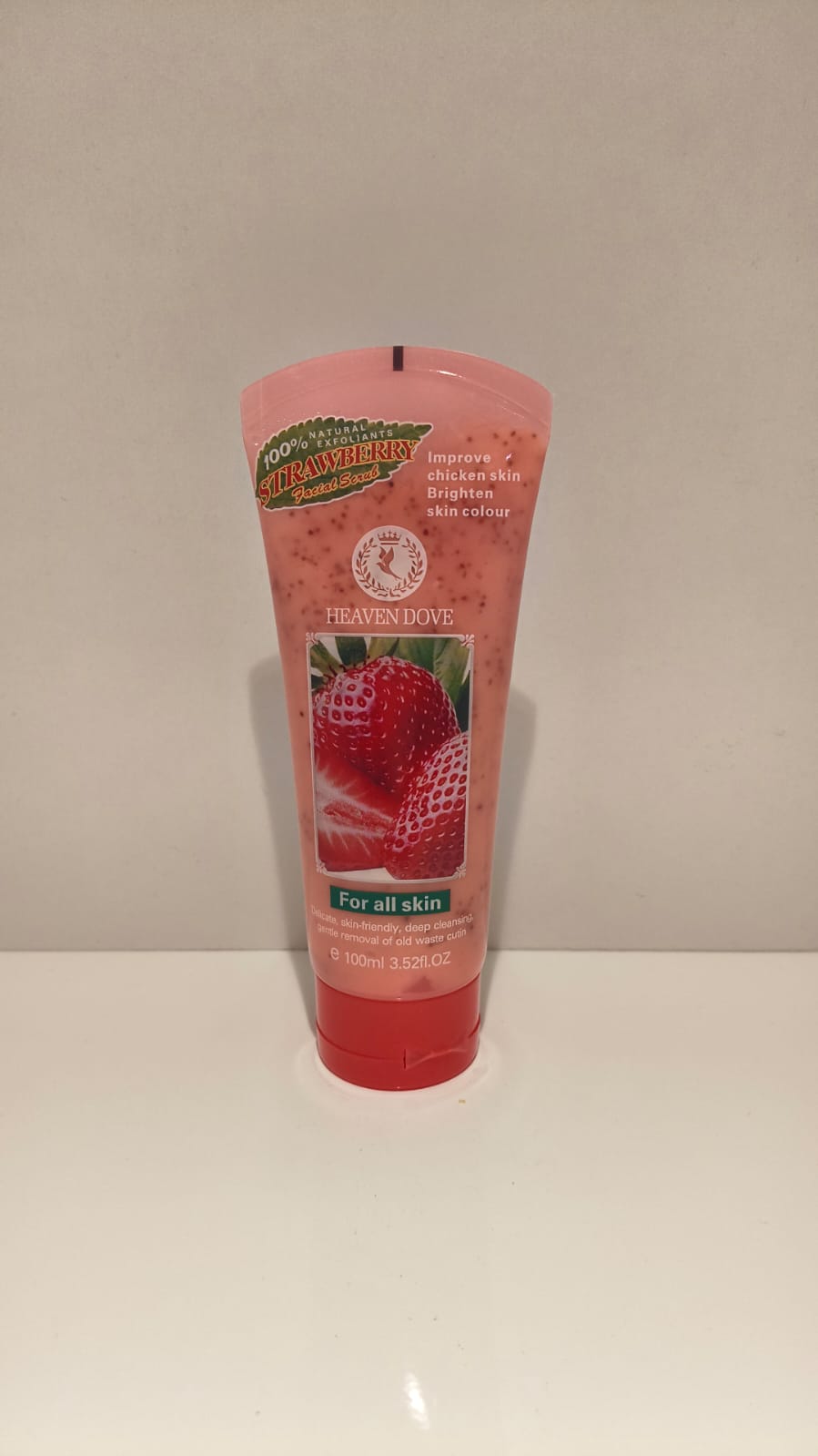 Heaven Dove Strawberry Facial Scrub – 100% Natural Exfoliant for Smooth & Glowing Skin (100ml / 3.52 fl. oz.)